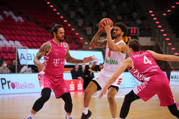 相较之下 相较之下