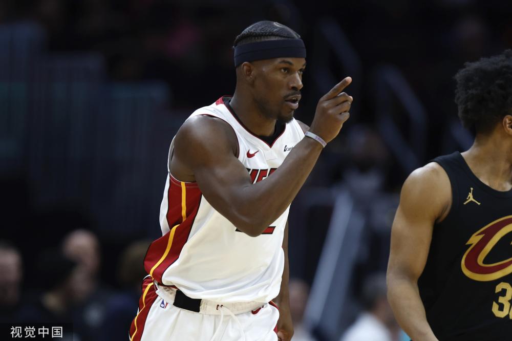 两支队伍展 两支队伍展