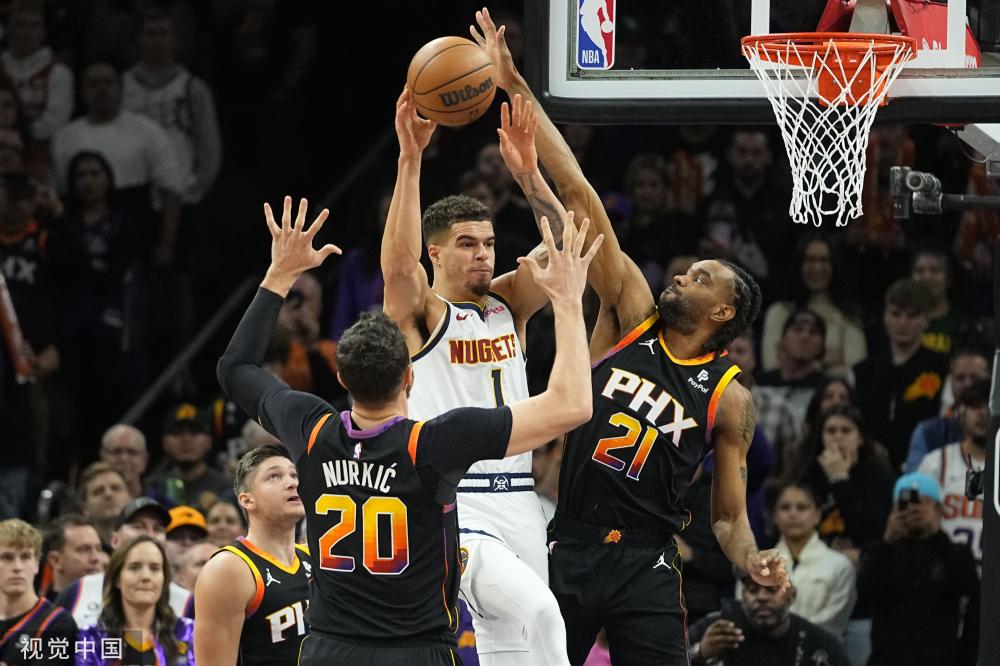 的双重角色 的双重角色