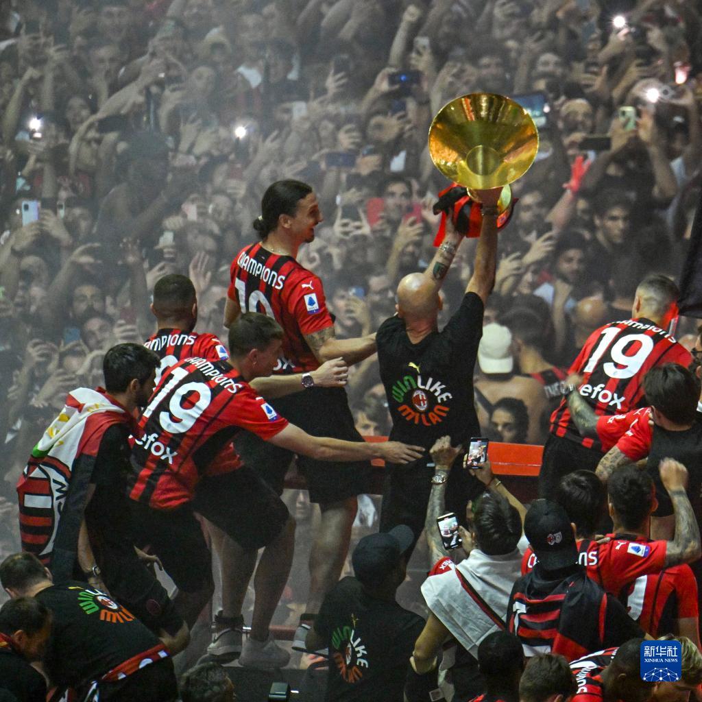 依旧凭借 依旧凭借