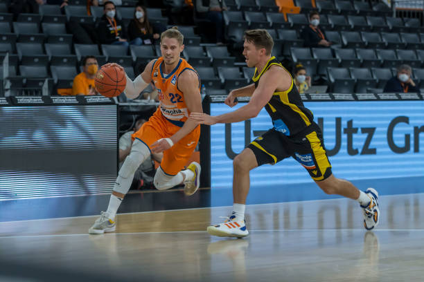 由多个历史 由多个历史